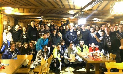Srednjoškolci kojima je u Švicarskoj izgorio autobus stižu kući