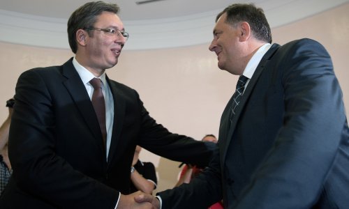 Dodik bi se pripojio Srbiji, Vučić poslao košaricu