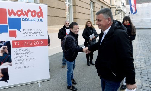 Volonteri Inicijative Narod odlučuje zastupnicima: Raspišite referendum za promjenu izbornog sustava
