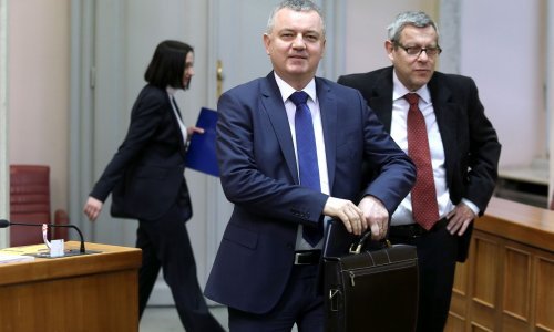 'Ulagače zanima Uljanik, a vi se igrate na mobitelu i šarate po internetu'