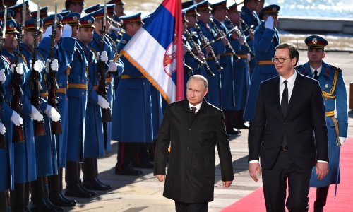 Ruski šef države sletio u Beograd, dočekao ga Vučić, iz Vojvodine mu poručuju 'Putin go home'