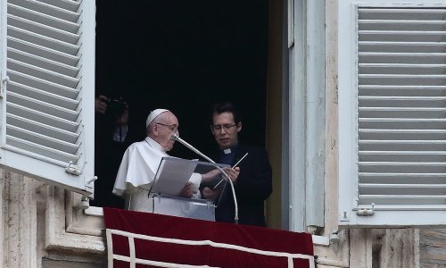 Papa Franjo pokreće prvu aplikaciju za molitvu, evo kako funkcionira