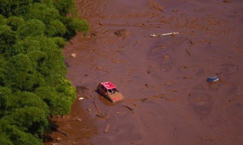 Strašne scene nakon puknuća brane u Brazilu, blatna bujica nosila sve pred sobom
