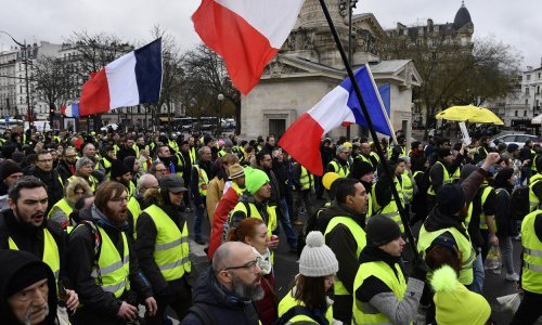 Tisuće 'žutih prsluka' i ovaj vikend okupirale ulice francuskih gradova