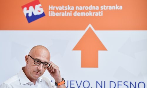 HNS zgrožen huškačkim napadom Živog zida na novinarku: To su populisti opasnih namjera