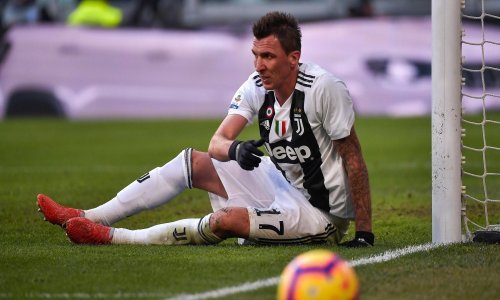 Mandžukić se pojavio na treningu i izazvao erupciju oduševljenja među navijačima Juventusa