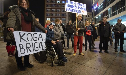 U središtu Rijeke pušila se 'trava' u znak podrške Huanitu Luksetiću