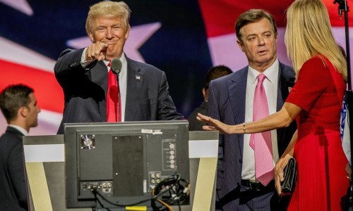 Trump se u dvosatnom govoru rugao svojim protivnicima: Žele me se riješiti glupostima!