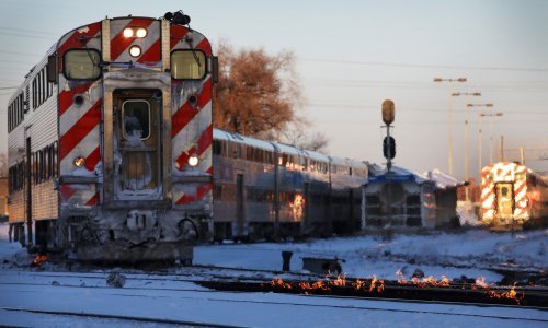 Sjever SAD-a drma ledeni val: 12 ljudi umrlo, otkazano 2500 letova, pruge i vlakovi smrznuti...