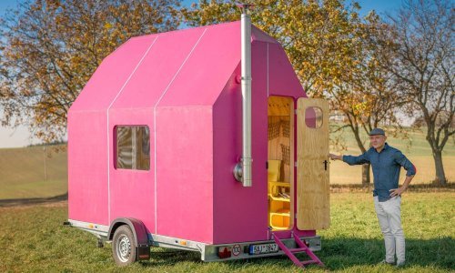 Ružičasta kućica podjednako je prikladna za ljude kao i za barbike