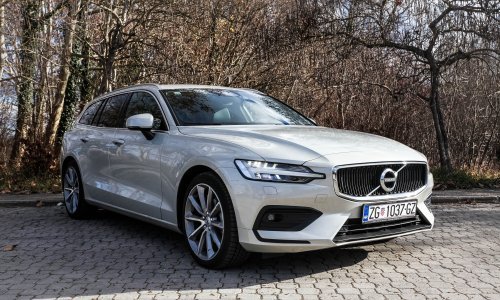 Volvo V60 D3 Momentum - švedski sklad