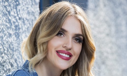 I pjevačica Colonije voli pozirati u grudnjaku: Otkrila da izgleda odlično