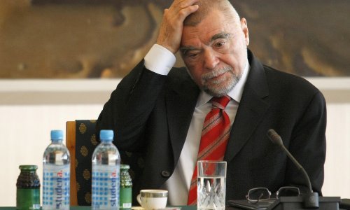 Mesić inzistira da Vlada donese mjere protiv krize