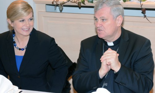 Grabar Kitarović: Nisam za reviziju Vatikanskih ugovora, vjera mi je moralni kompas