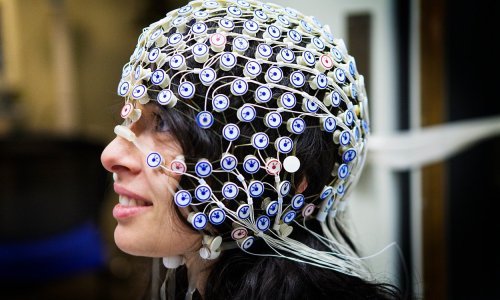 Žene su stvarno prisebnije od muškaraca: Njihovi mozgovi stare sporije od muških