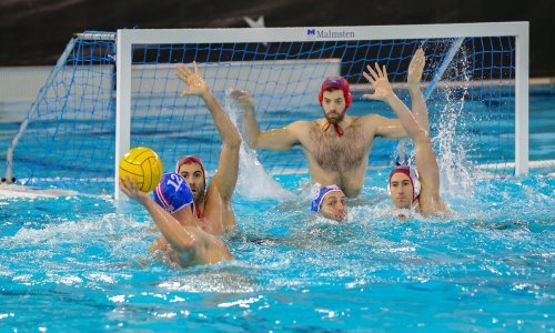 Dubrovčani u Pireju nadomak pobjede; suci 'pogurali' aktualne europske prvake do remija