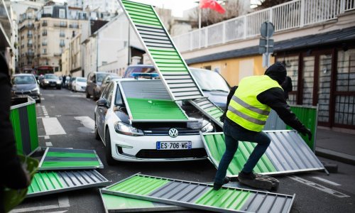 Prosvjedi Žutih prsluka u svom 13. vikendu u Francuskoj okupili više od 50 tisuća ljudi