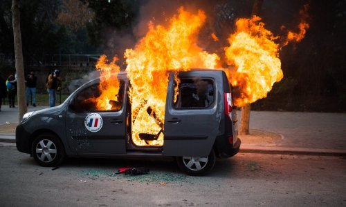 Novi sukobi žutih prsluka i policije u Francuskoj