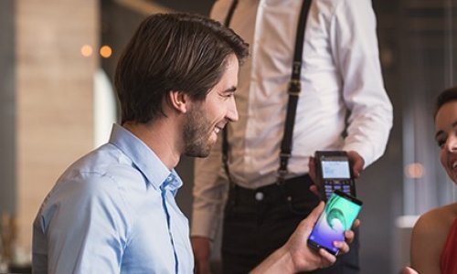 Korisnici kartica Zagrebačke banke odsad mogu plaćati mobitelom