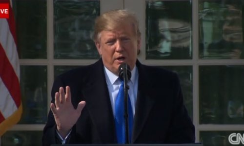 Trump proglasio izvanredno stanje!