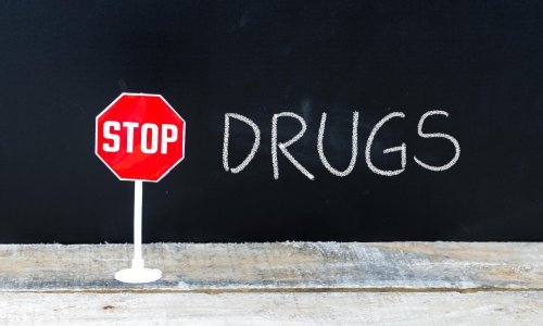 Nagrađeni učenici i srednjoškolci na natječaju 'Slobodan od ovisnosti, rasturam u umjetnosti'