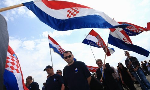 Je li grb s bijelim poljem doista novi grb cijele hrvatske dijaspore? Izgleda da nije