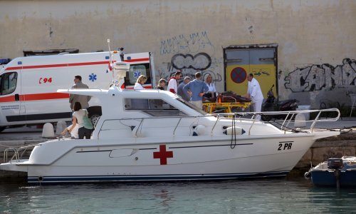 Brodicom po gustoj magli hitnim transportom s Ugljana u Zadar prevezena trudnica u visokoj trudnoći