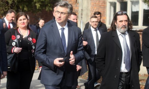 Premijer Plenković posjet Varaždinu počeo obilaskom Varteksa