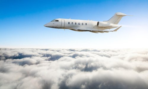 Slovenski carinici u zrakoplovu pronašli 500 boca krijumčarene tekile