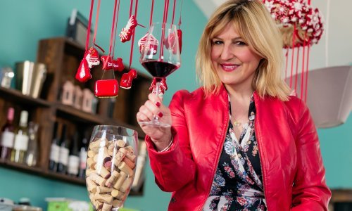 Karijerni zaokret Osječanke Ivane: Od profesorice hrvatskog i novinarke postala uspješna Vinska mušica