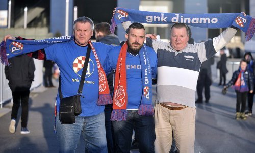 Pogledajte atmosferu ispred stadiona; tisuće navijača bez incidenta stiglo do Maksimira