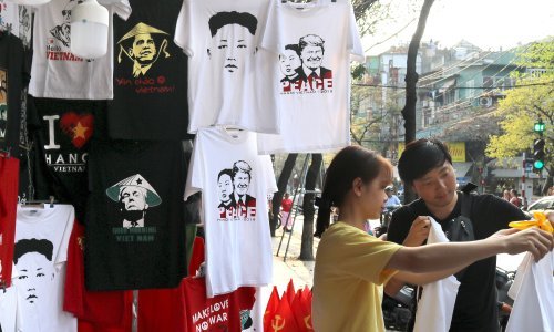 Hanoj dočekuje sjevernokorejskog diktatora, a majice s njegovim likom prodaju se nevjerojatnom brzinom