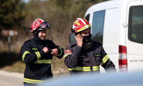 Otac i sin iz Duća teško opečeni u požaru obiteljske kuće