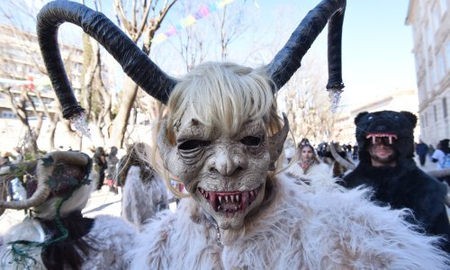[FOTO/VIDEO] Održan 5. pulski karneval, pogledajte impresivne maske koje su prošetale gradom