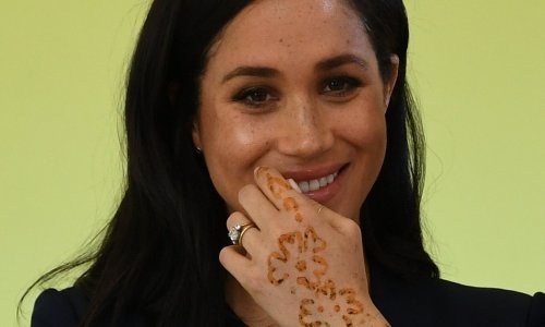 U ležernijem izdanju i s nepoželjnim modnim dodatkom Meghan zasjenila muža u Maroku