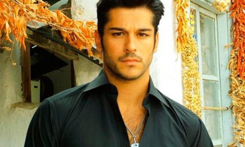 Je li Bali-beg ljepši s brkovima ili bez njh?