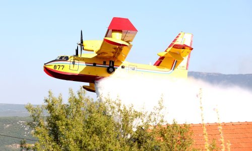 Gori između Srime i Vodica, na terenu i kanader
