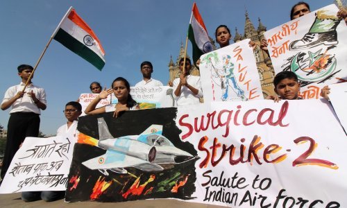 Svjetski čelnici pozvali na smirivanje napetosti u Kašmiru nakon zračnih okršaja Indije i Pakistana