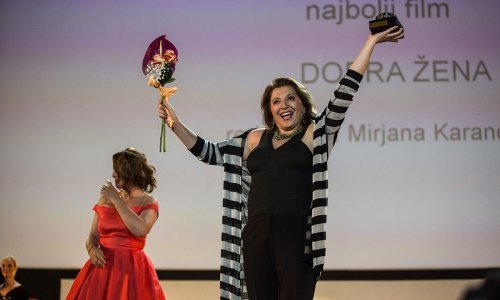 Kamiondžije prekinuli predstavu, riješila ih Mirjana Karanović