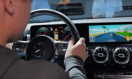 Igranje Mario Karta u Mercedesu? Zašto ne?