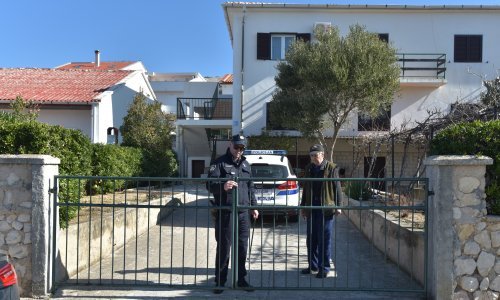 Sud u Pagu je roditeljima dva puta pokušao uzeti svu djecu?