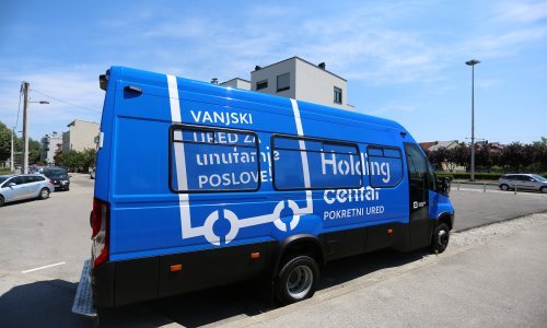 Zbog velikog interesa građana Holding uveo novost u poslovanju pokretnog ureda