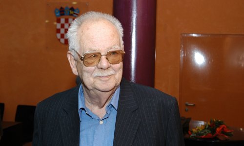 Predstavljena knjiga Aleksandra Flakera 'Bez linije'