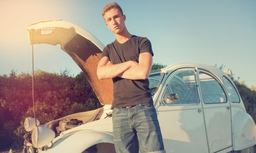 Kako se snaći kad vam se pokvare brisači na autu? Privežite ih za užad!