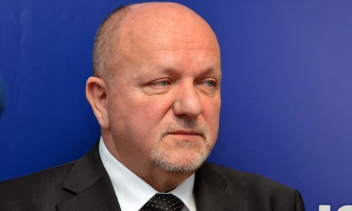 Dopredsjednik RS zatražio istragu i oštro osudio uništavanje ploča u Briševu