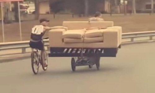 Selite se, a nemate kombi? Ova dva Australca imaju ludo rješenje za vas!