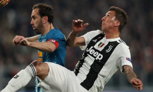 Mario Mandžukić objavio fotku iz svlačionice; jedan detalj svi su zapazili - stvarno je kralj