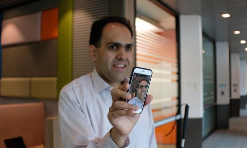 Microsoftova umjetna inteligencija slijepima pomaže 'vidjeti' fotografije