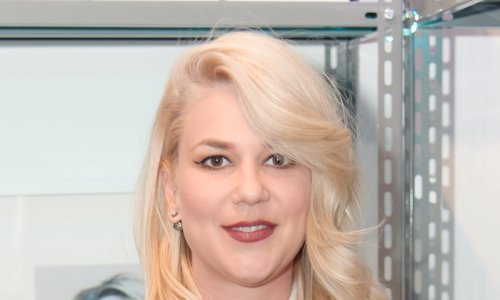 Ne skida osmijeh s lica: Petra Nižetić pokazala trudnički trbuh