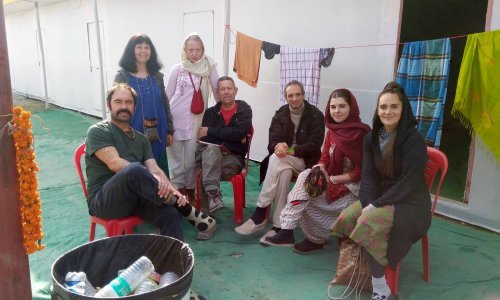 Dane sam proveo s hindu Dalmatincima, no još me kopka kako to Imoćani završe u Hare Krišni, pa to pitanje celibata...